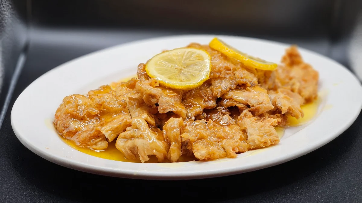Stir-Fried Diced Chicken With Walnuts In Bean Sauce / 醬爆核桃雞丁